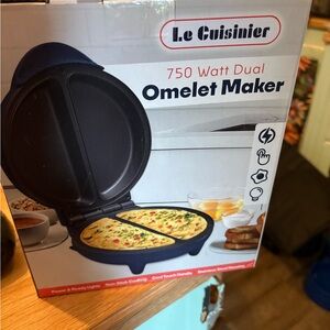 La cuisinier Omelet Maker - 750W Dual Nonstick Omelette Maker brand new